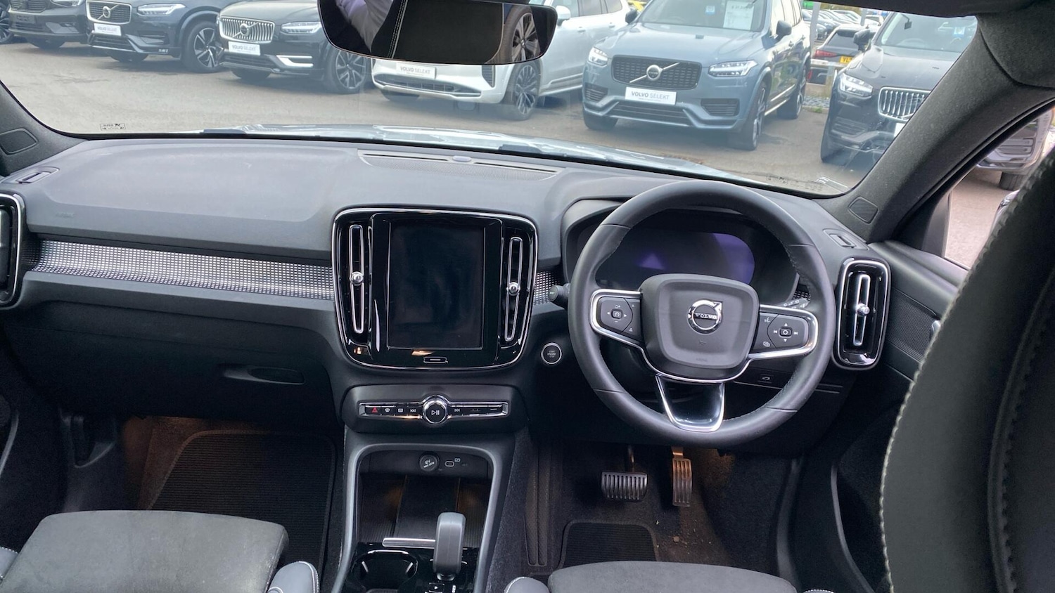 Used Volvo XC40 2024 for sale - 76865130: Photo 5