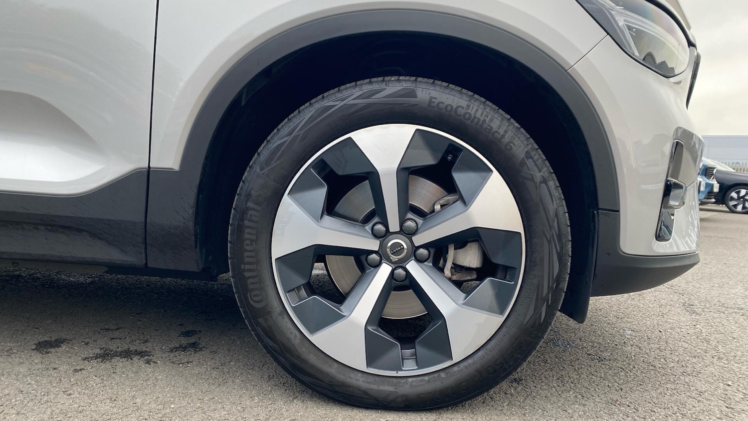 Used Volvo XC40 2024 for sale - 76865130: Photo 9