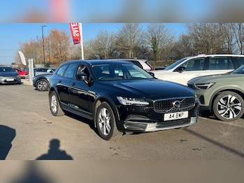 Used Volvo V90 Cross Country 2018 for sale - 77753253: Photo