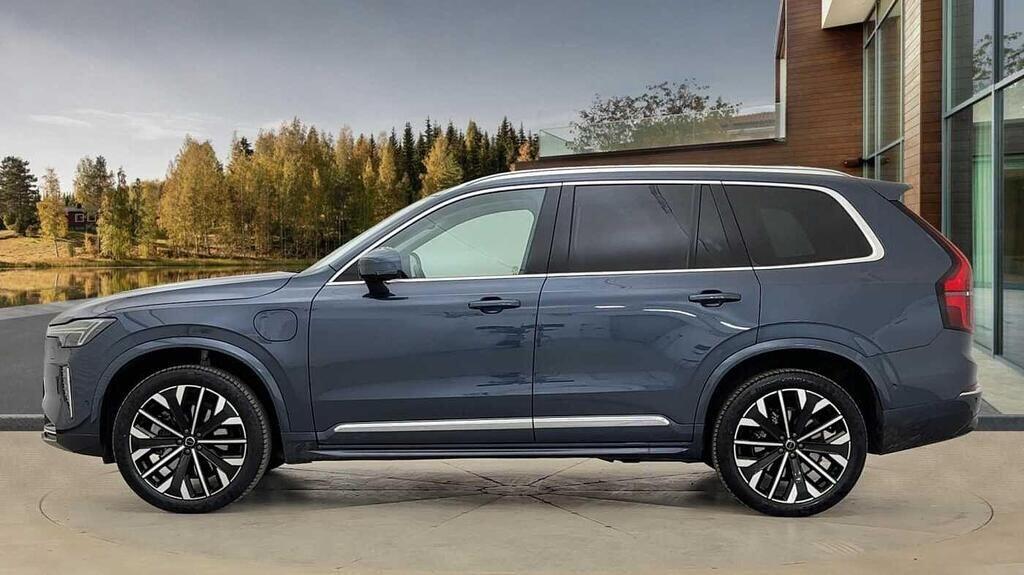 Used Volvo XC90 2025 for sale - 76137476: Photo 2