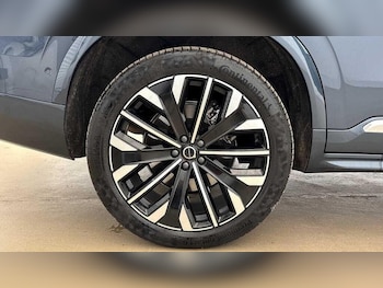 Used Volvo XC90 2025 for sale - 76137476: Photo 3