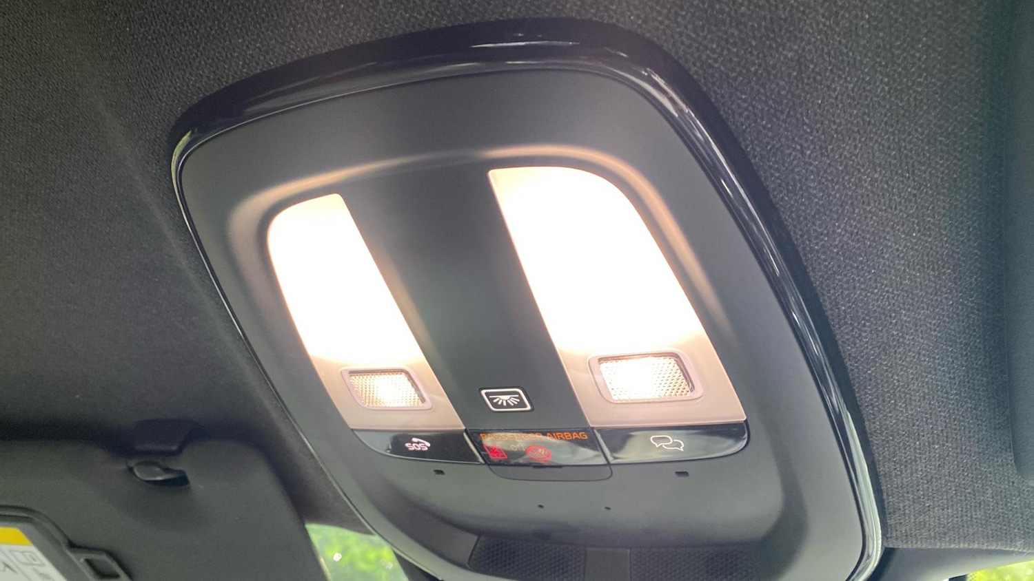 Used Volvo XC40 2024 for sale - 76953280: Photo 29