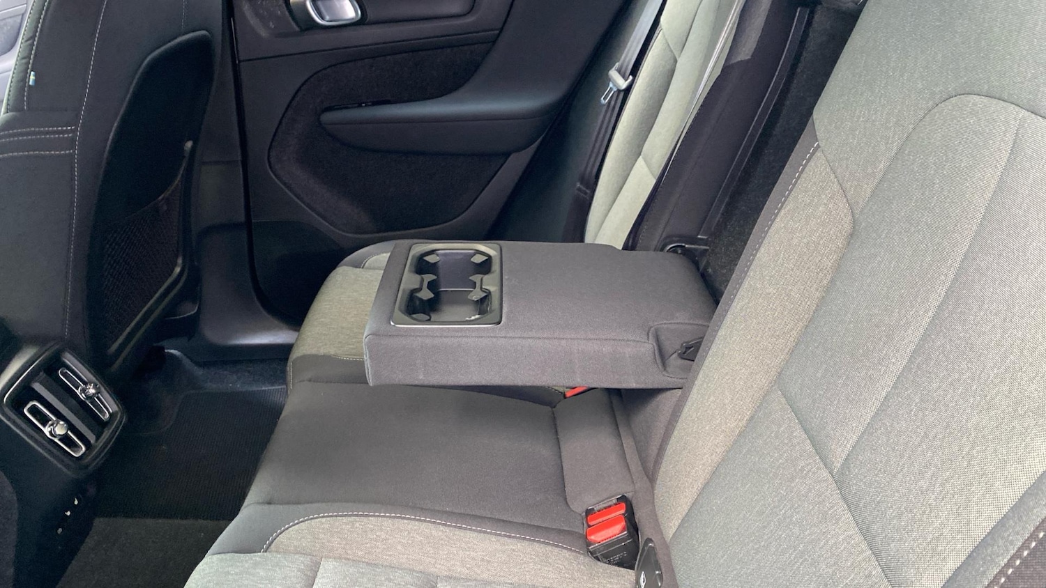 Used Volvo XC40 2024 for sale - 76953280: Photo 34