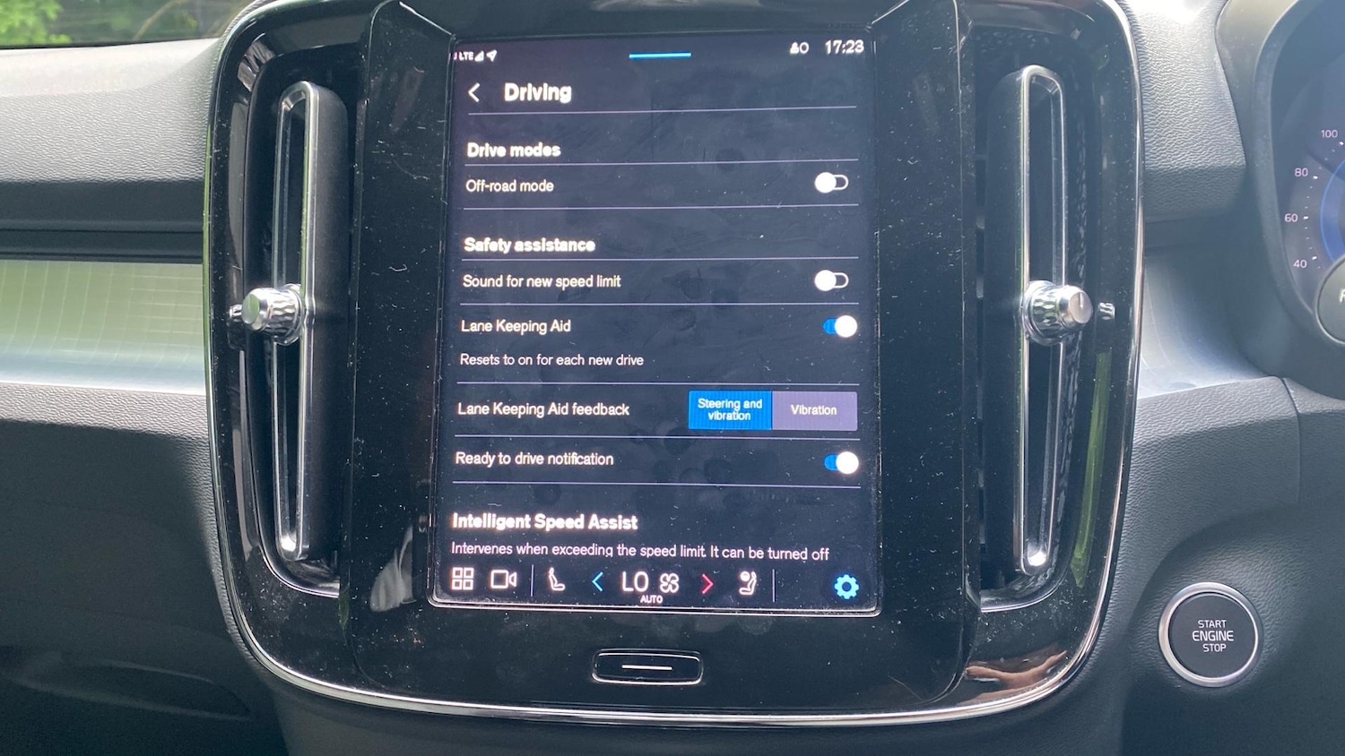 Used Volvo XC40 2024 for sale - 76953280: Photo 40