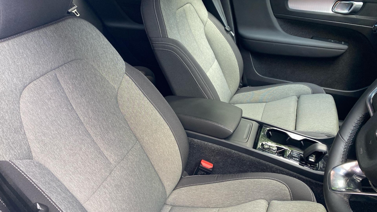 Used Volvo XC40 2024 for sale - 76953280: Photo 7