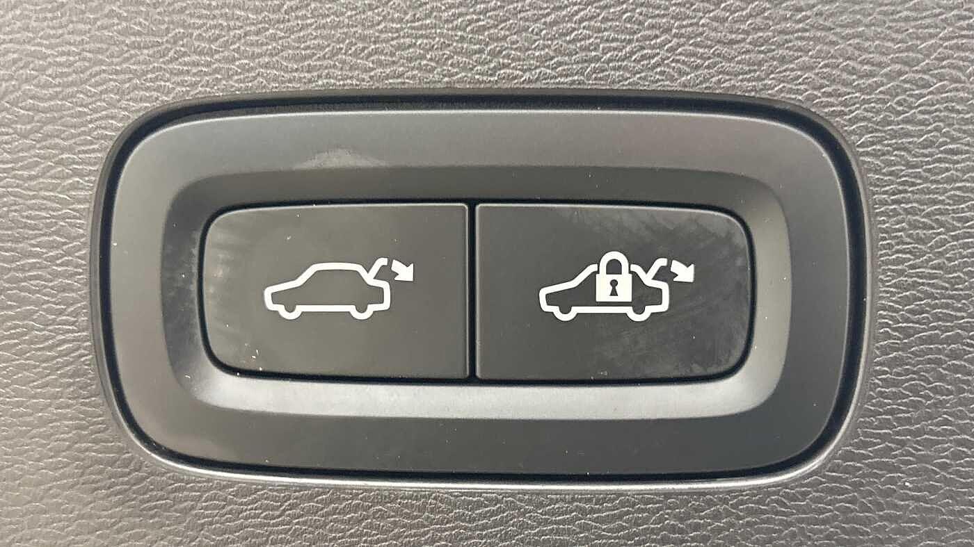 Used Volvo V60 2025 for sale - 77330942: Photo 18