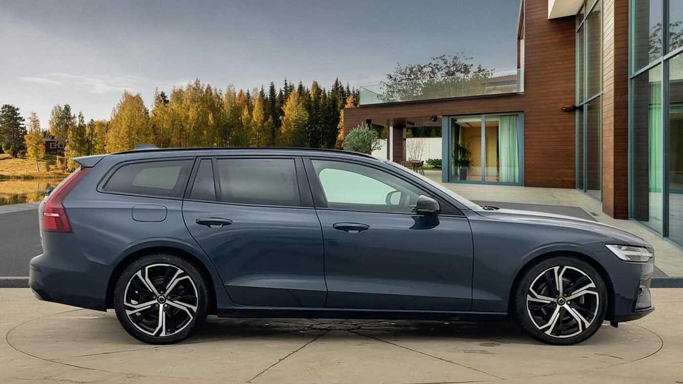 Used Volvo V60 2025 for sale - 77330942: Photo 2