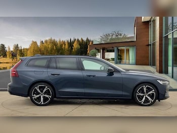 Used Volvo V60 2025 for sale - 77330942: Photo