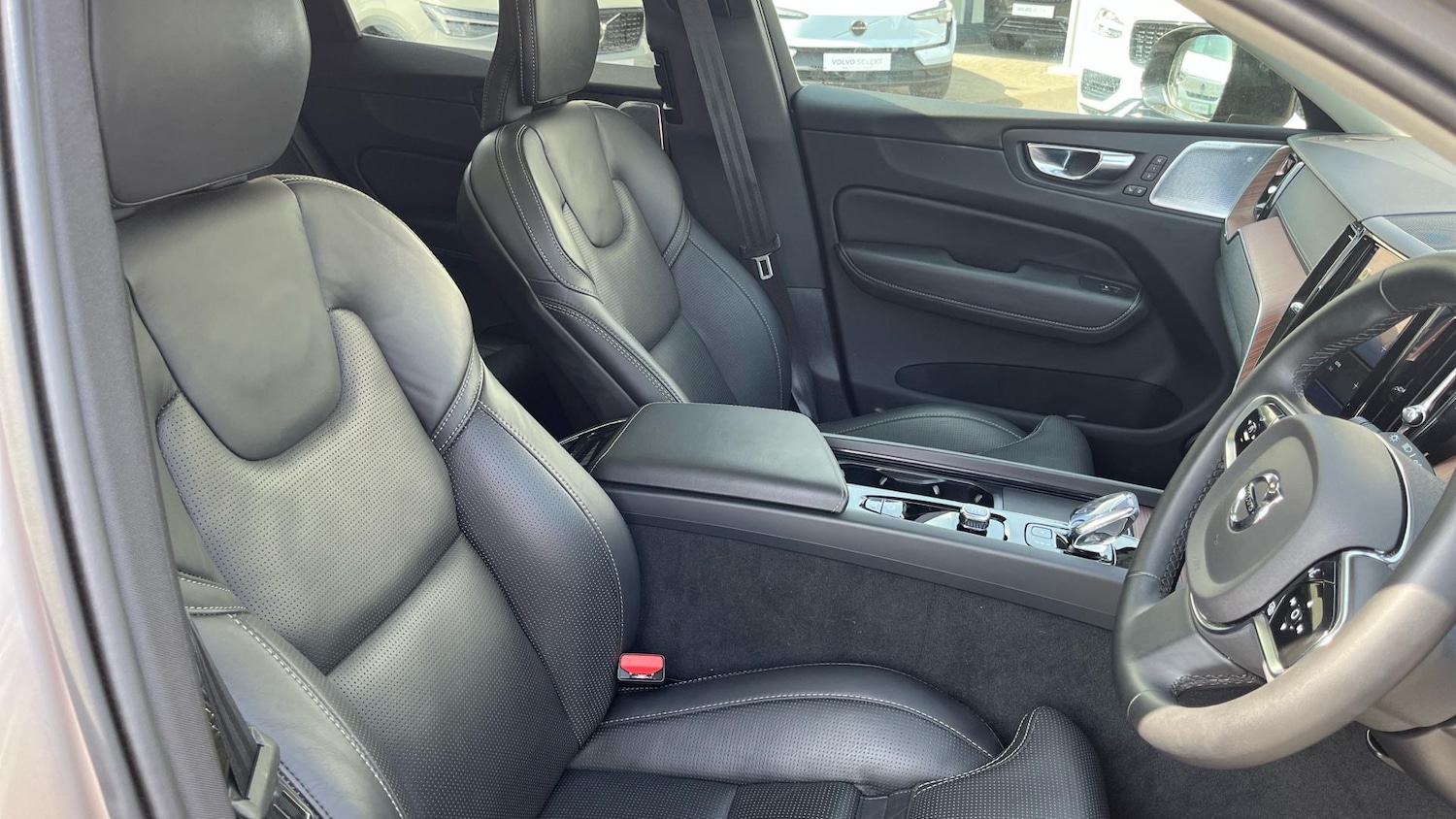 Used Volvo XC60 2024 for sale - 77101751: Photo 10