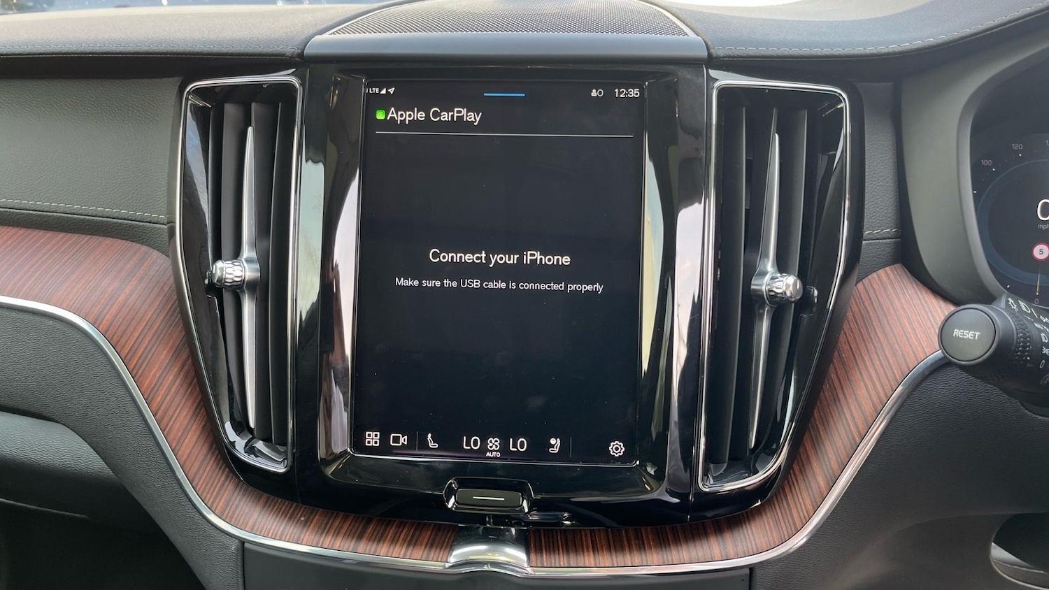 Used Volvo XC60 2024 for sale - 77101751: Photo 32