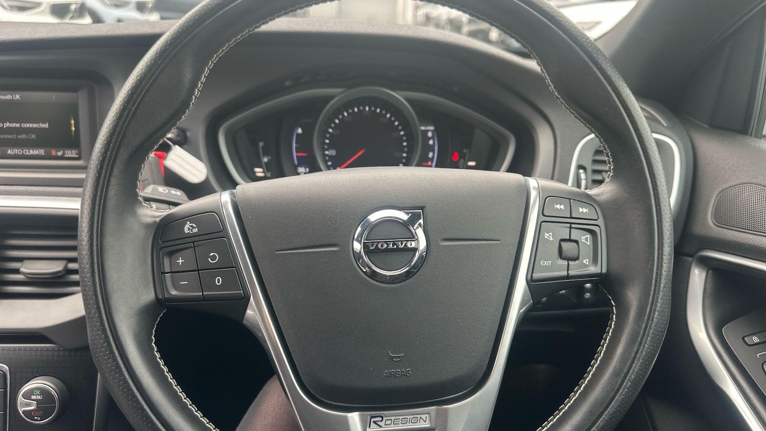Used Volvo V40 2018 for sale - 76121547: Photo 10
