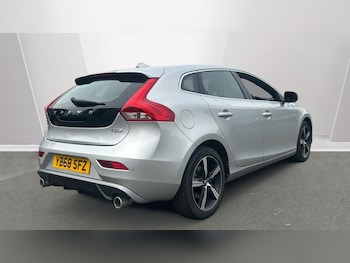 Used Volvo V40 2018 for sale - 76121547: Photo 2