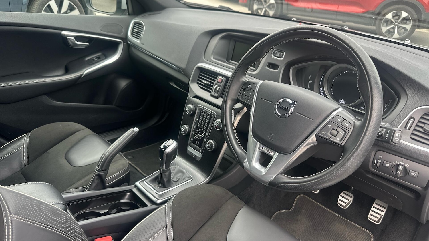 Used Volvo V40 2018 for sale - 76121547: Photo 30