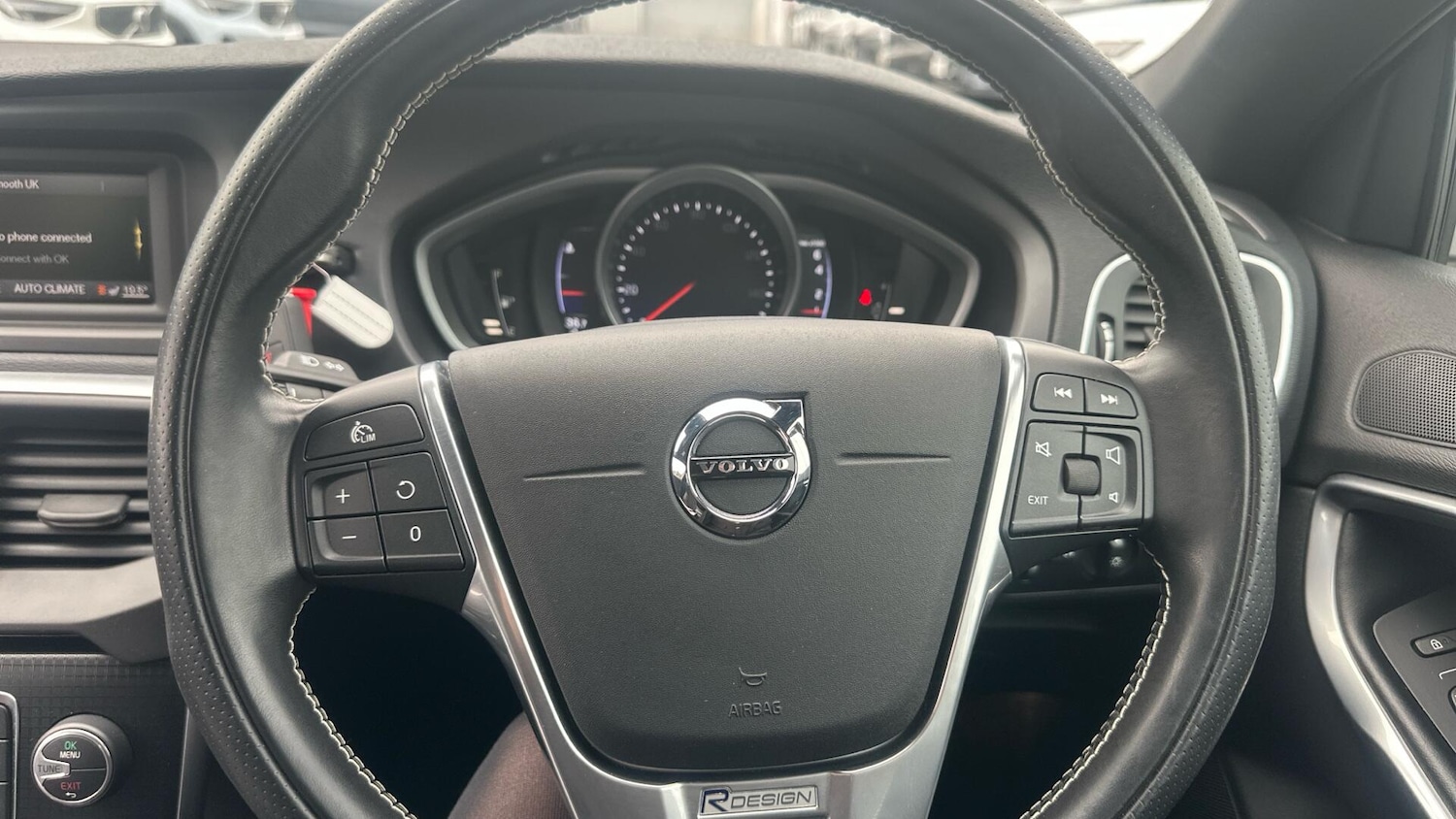 Used Volvo V40 2018 for sale - 76121547: Photo 36