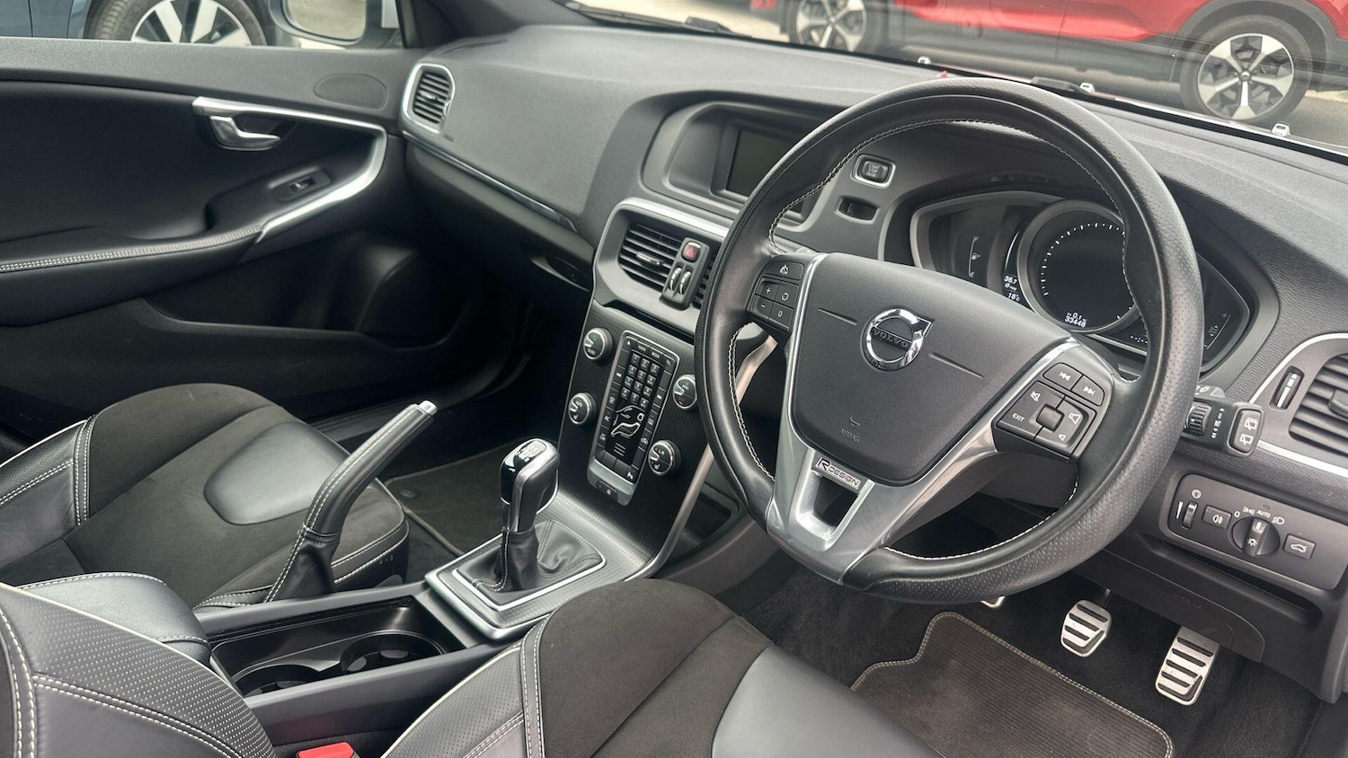 Used Volvo V40 2018 for sale - 76121547: Photo 4