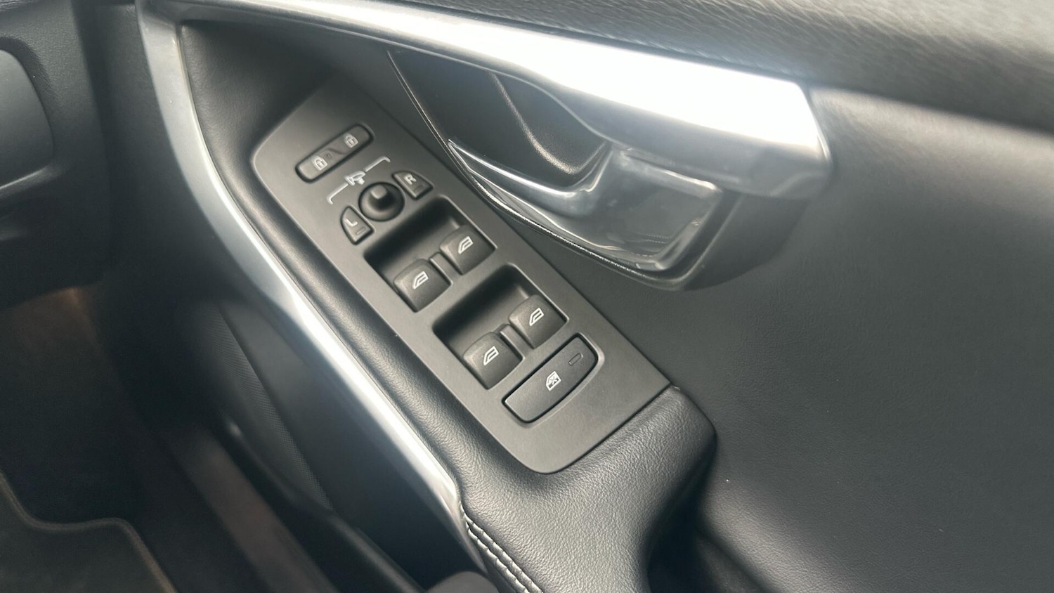 Used Volvo V40 2018 for sale - 76121547: Photo 49