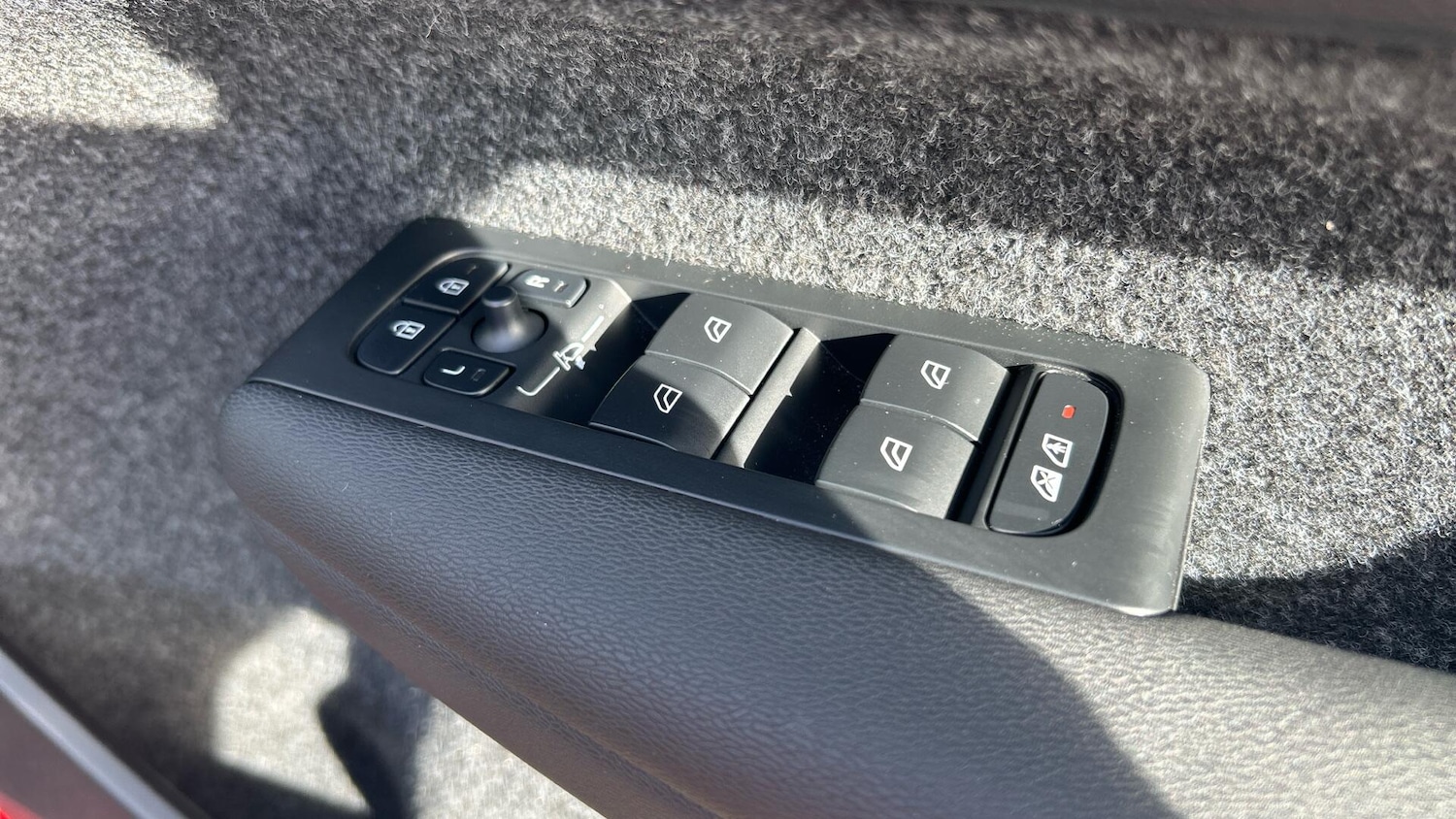 Used Volvo XC40 2025 for sale - 76499259: Photo 18