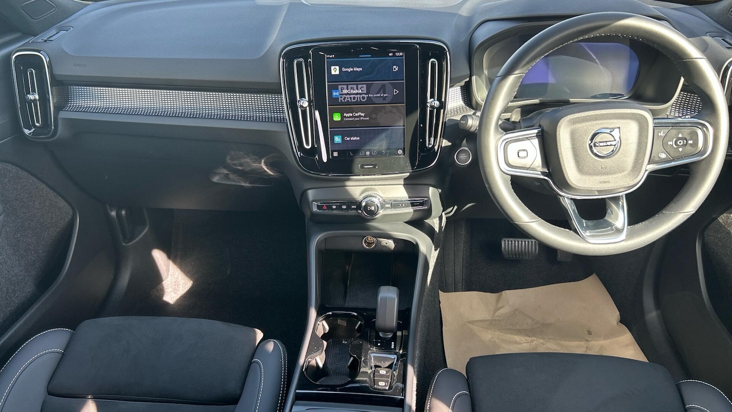 Used Volvo XC40 2025 for sale - 76499259: Photo 5