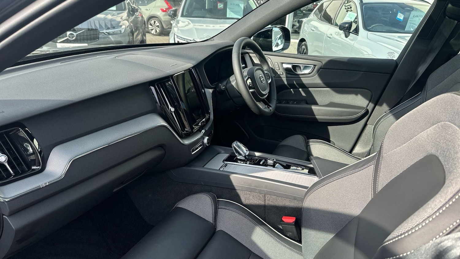 Used Volvo XC60 for sale - 76714913: Photo 3