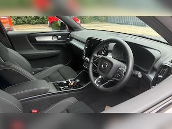 Used Volvo XC40 2025 for sale - 79316189: Photo
