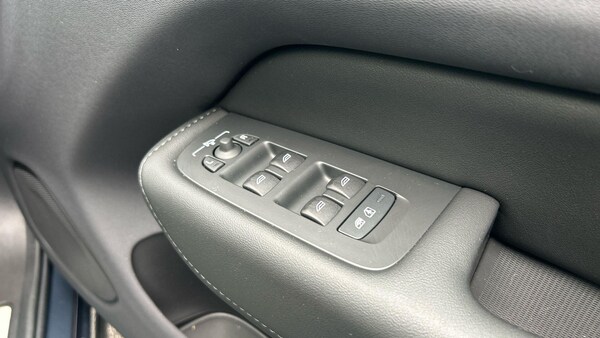 Used Volvo XC60 2023 for sale - 76152266: Photo 86