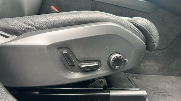 Used Volvo XC60 2023 for sale - 76152266: Photo 89