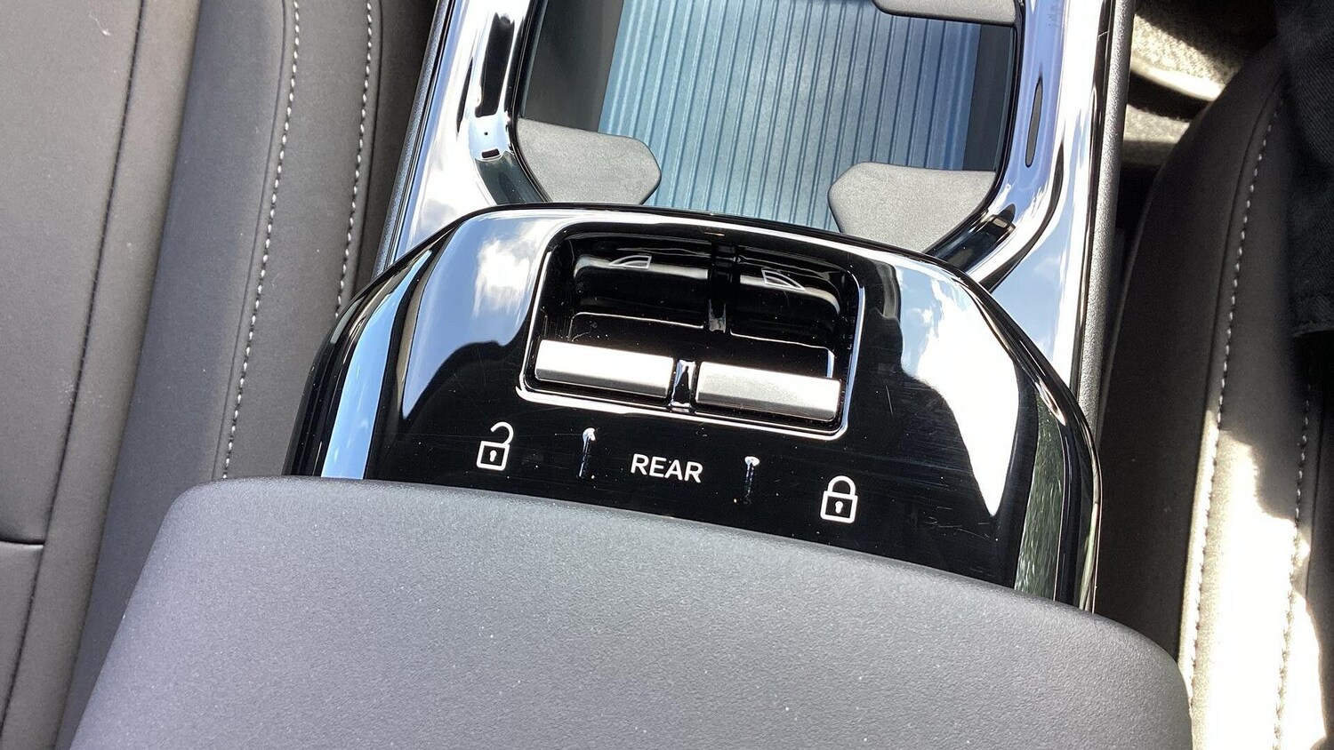 Used Volvo EX30 for sale - 78115008: Photo 30