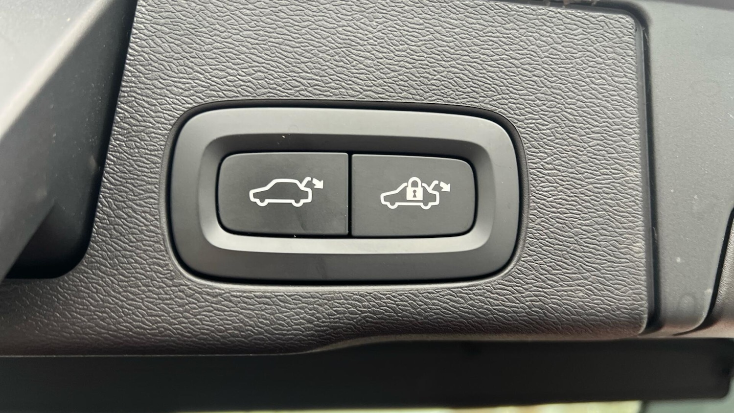 Used Volvo XC60 2020 for sale - 77657971: Photo 32