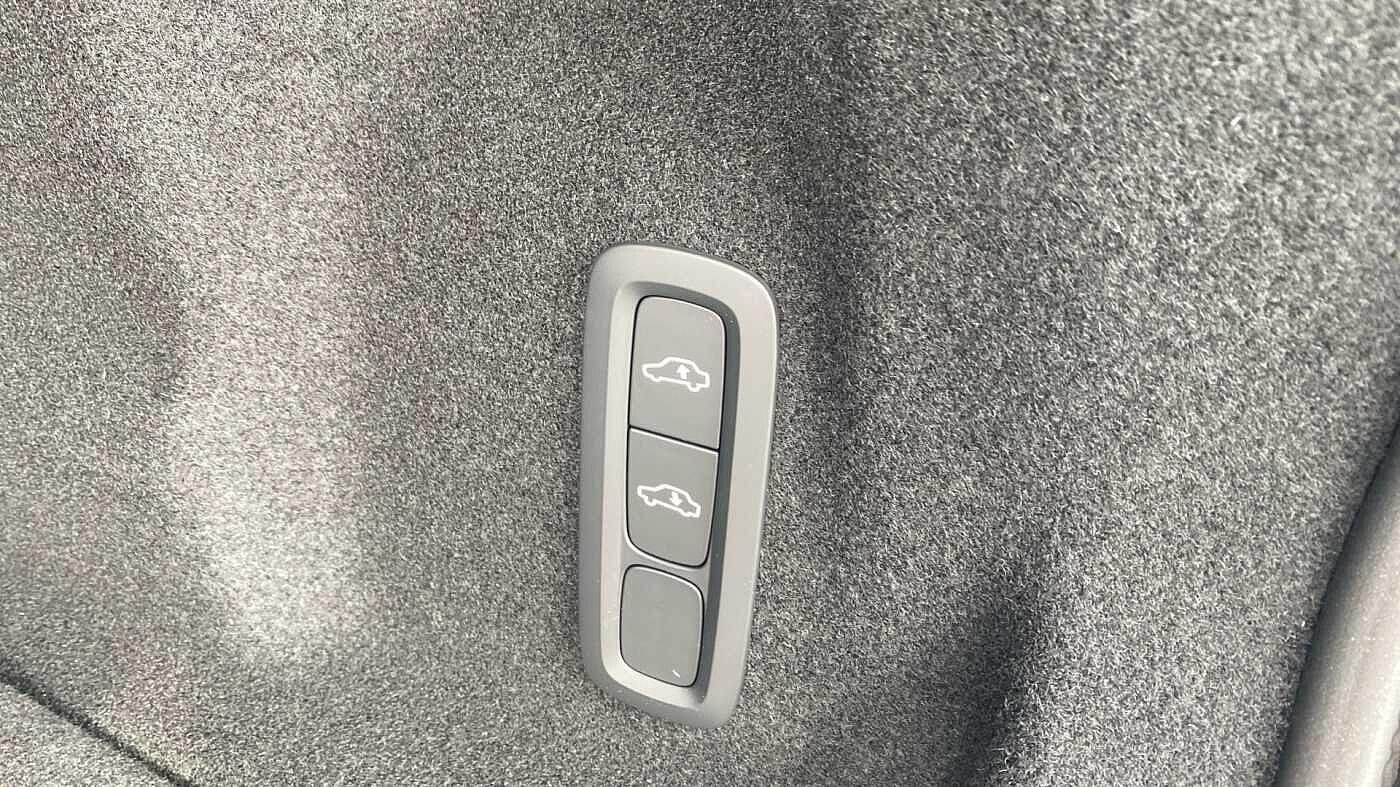 Used Volvo XC60 2025 for sale - 77386408: Photo 34