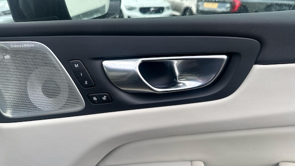 Used Volvo XC60 2024 for sale - 76214121: Photo 16