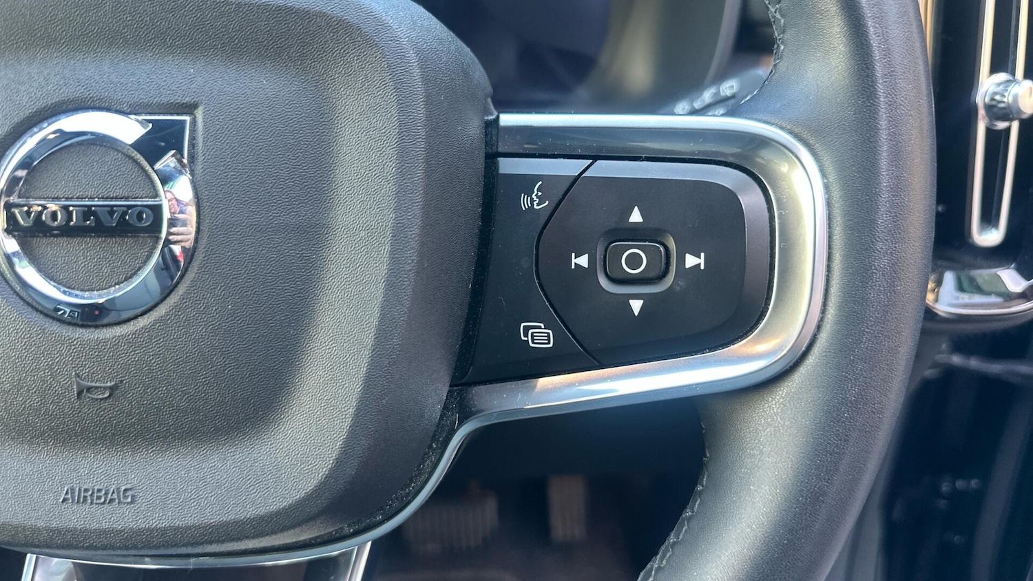 Used Volvo XC40 2023 for sale - 76122984: Photo 21