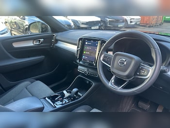 Used Volvo XC40 2023 for sale - 76122984: Photo