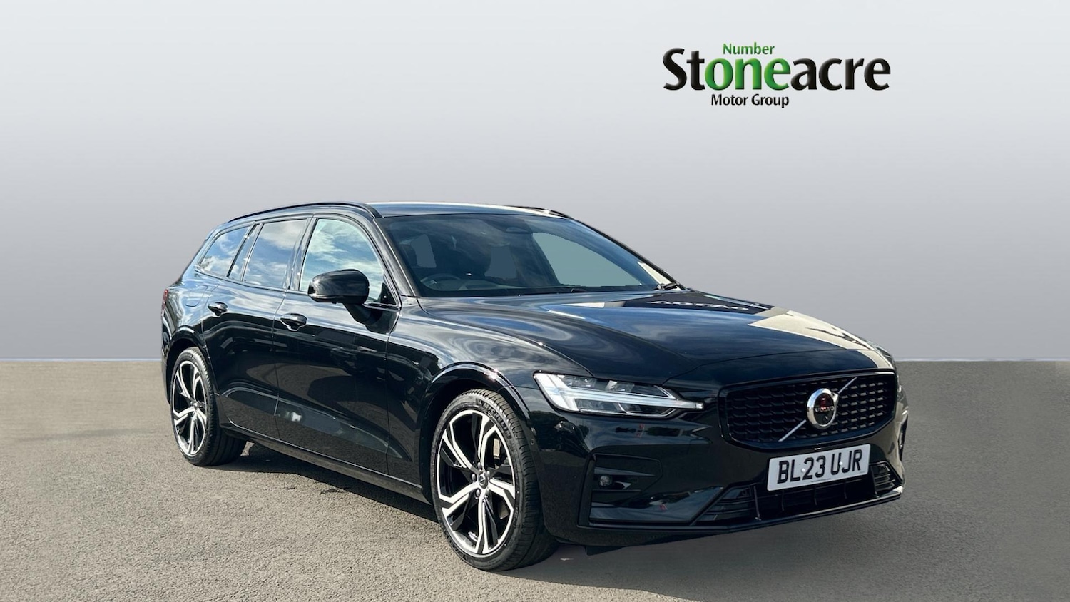 Used Volvo V60 2023 for sale - 76964522: Photo 1