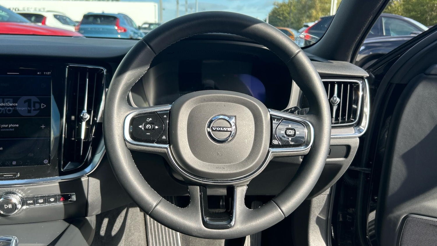 Used Volvo V60 2023 for sale - 76964522: Photo 10