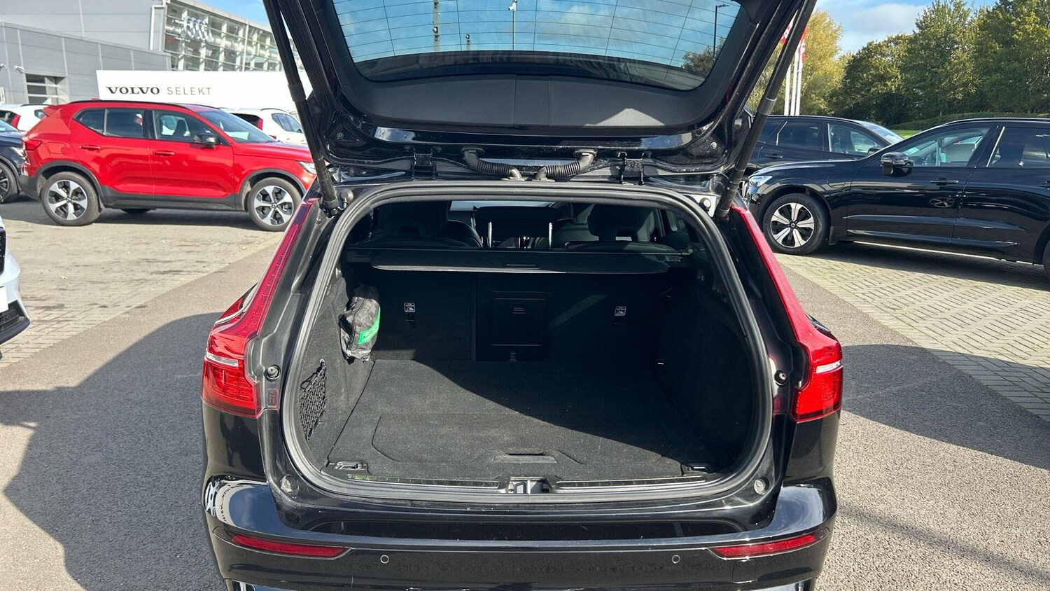 Used Volvo V60 2023 for sale - 76964522: Photo 13