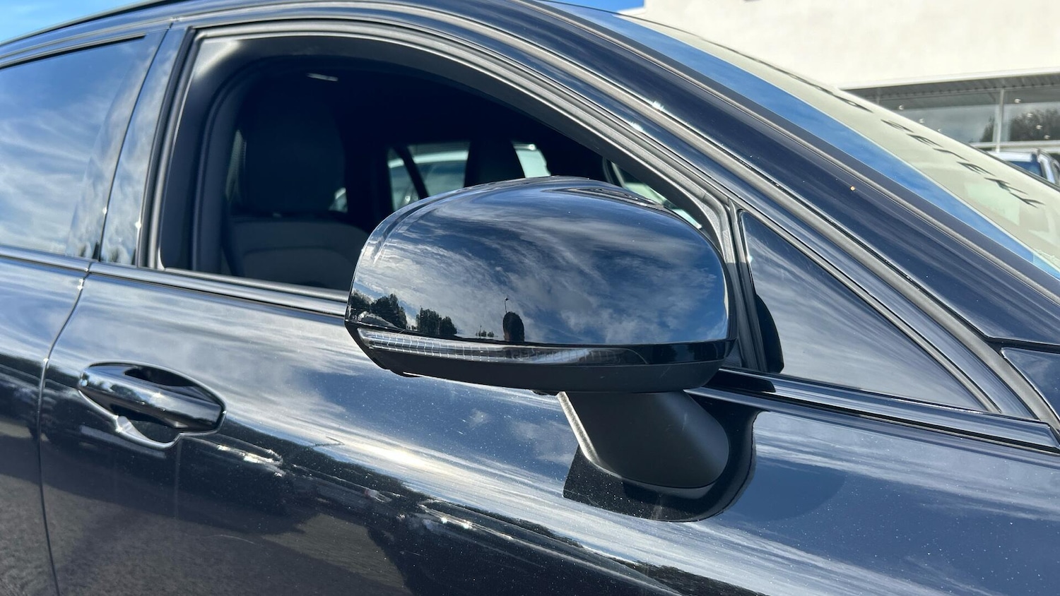 Used Volvo V60 2023 for sale - 76964522: Photo 31