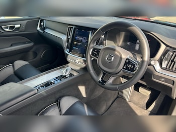 Used Volvo V60 2023 for sale - 76964522: Photo