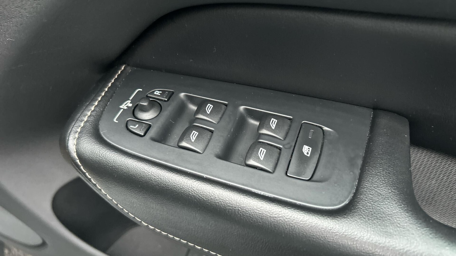 Used Volvo XC60 2019 for sale - 76633721: Photo 24