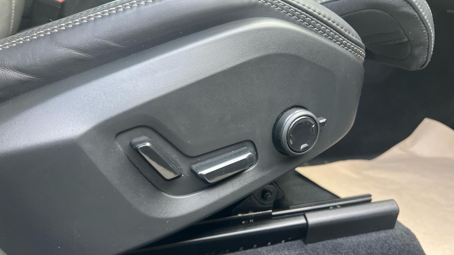 Used Volvo XC60 2025 for sale - 78019911: Photo 29