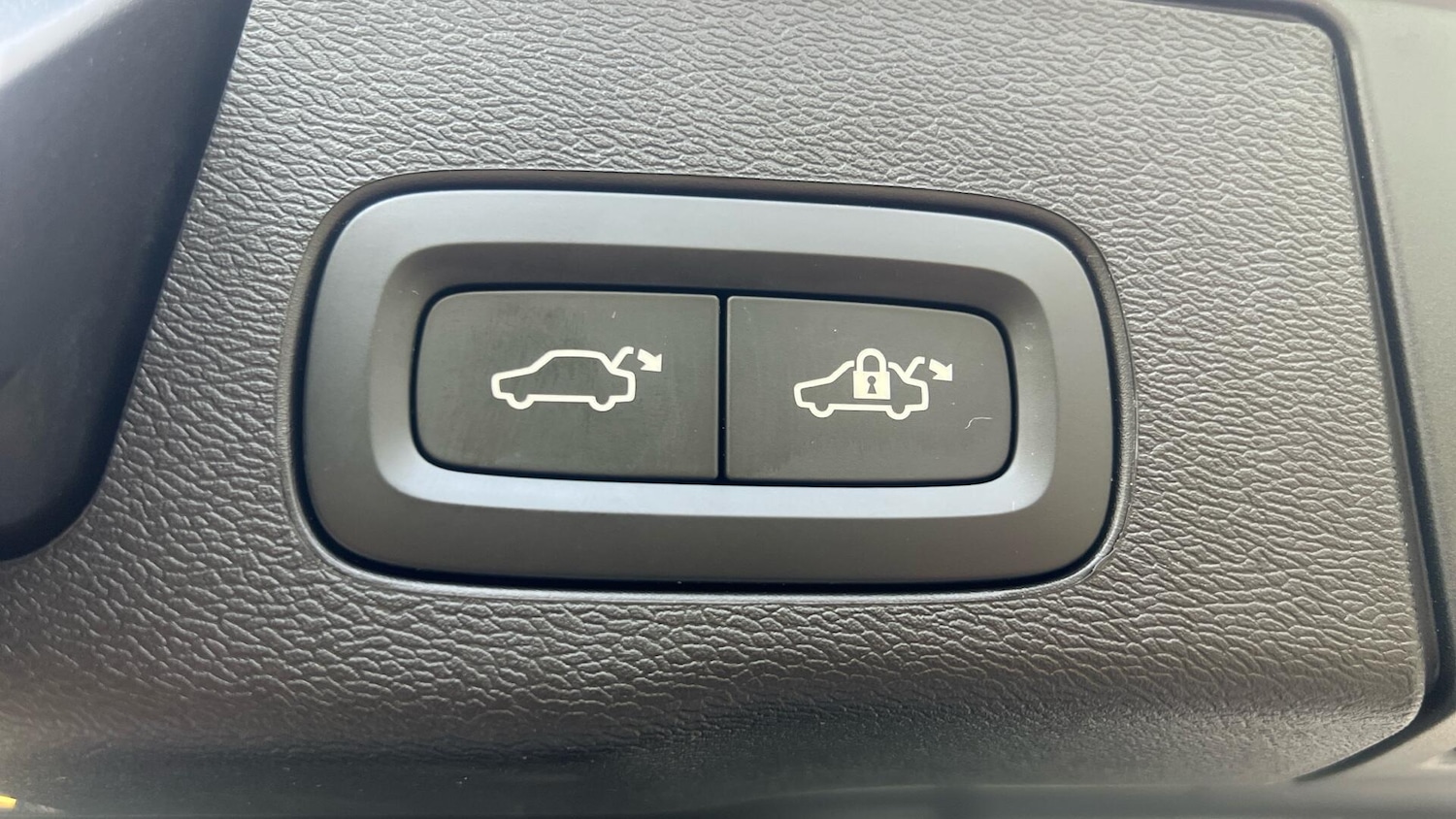 Used Volvo XC60 2025 for sale - 78019911: Photo 33