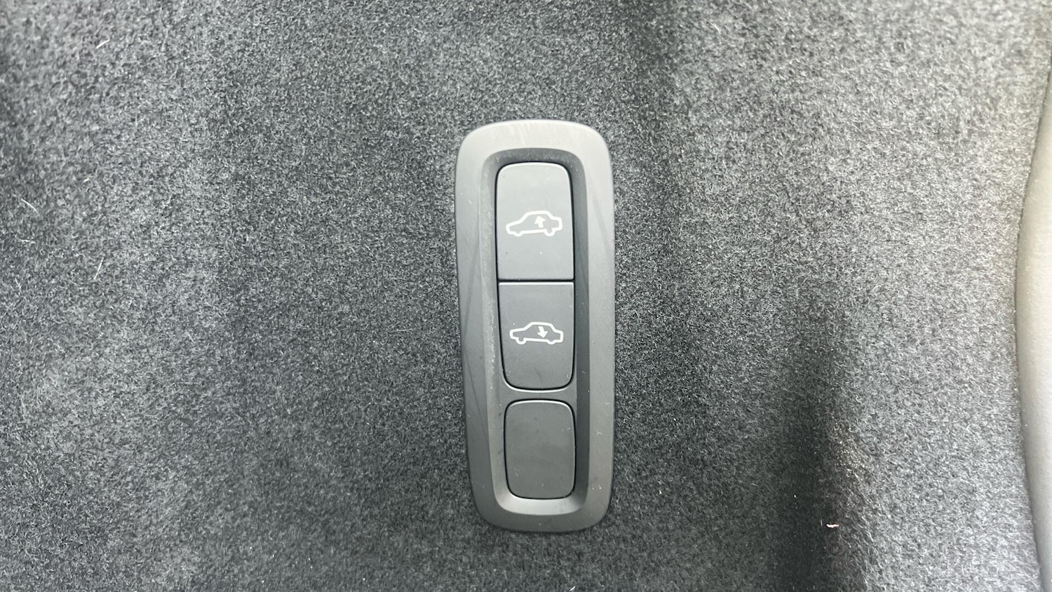 Used Volvo XC60 2025 for sale - 78019911: Photo 35