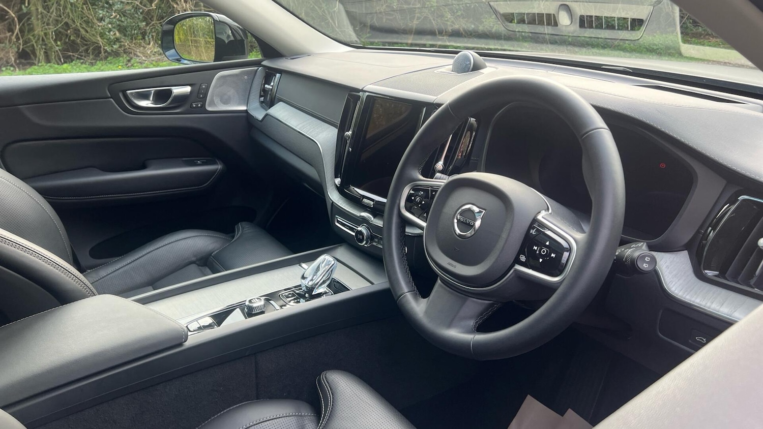 Used Volvo XC60 2025 for sale - 78019911: Photo 4