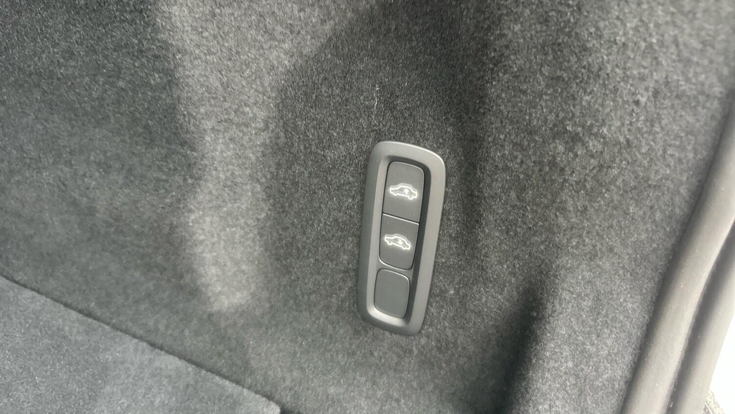 Used Volvo XC60 2025 for sale - 77612692: Photo 16