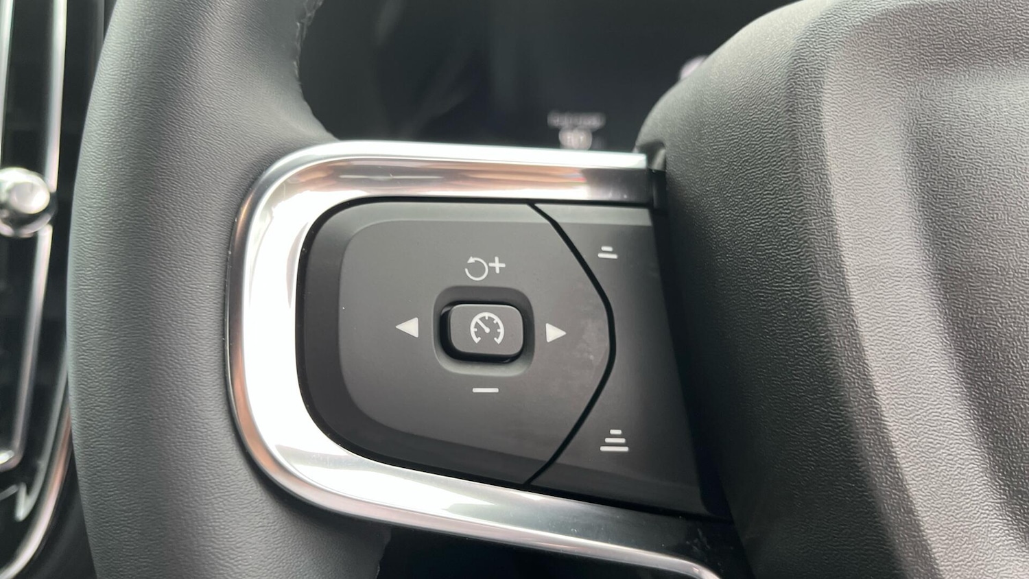 Used Volvo XC40 2024 for sale - 76151624: Photo 22