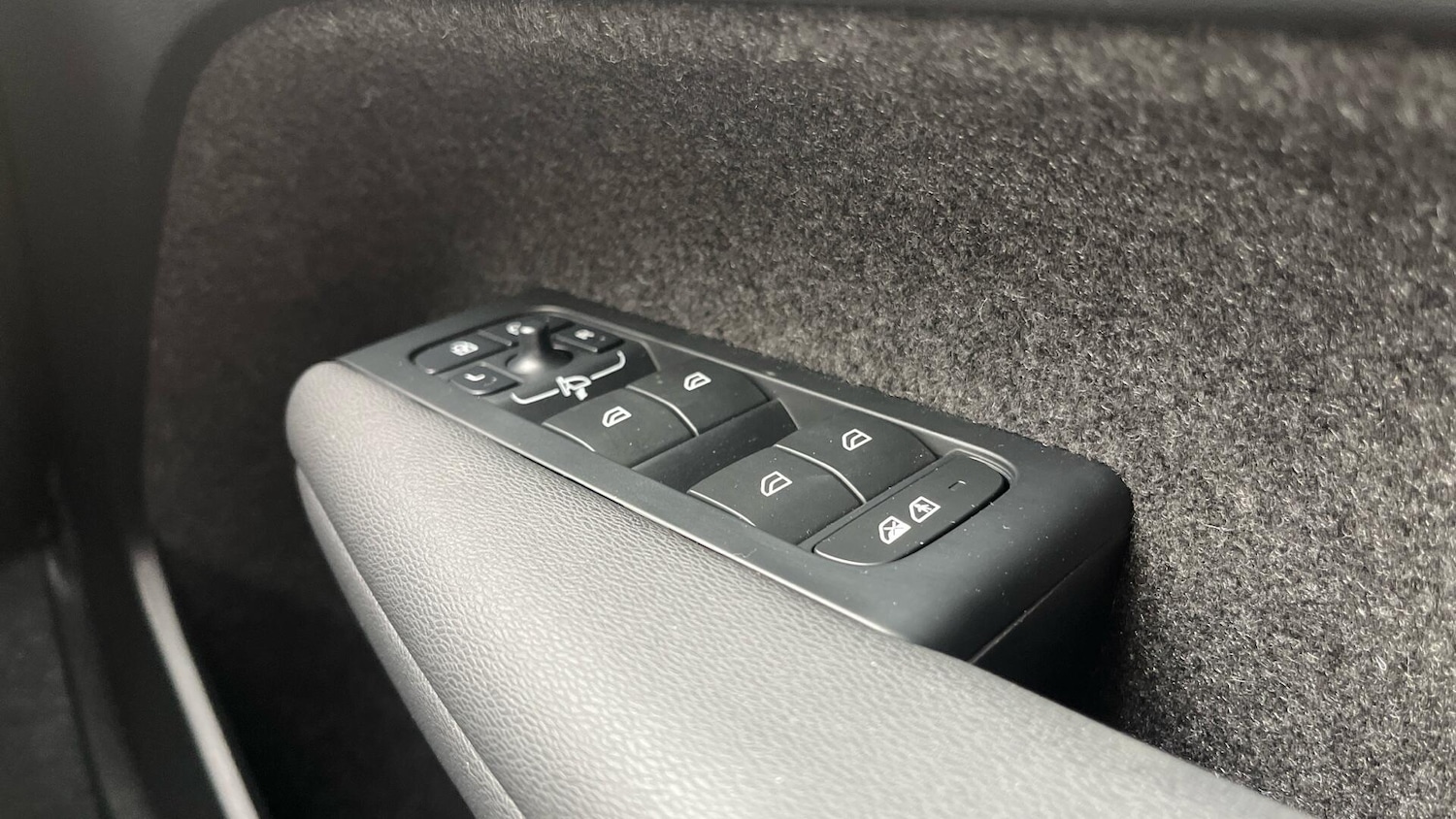 Used Volvo XC40 2024 for sale - 76151624: Photo 25