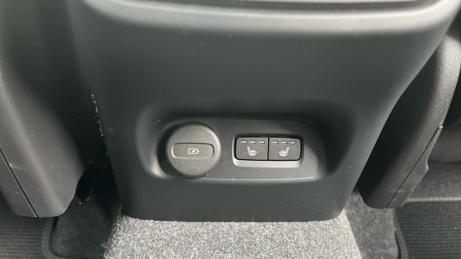 Used Volvo XC40 2024 for sale - 76151624: Photo 35