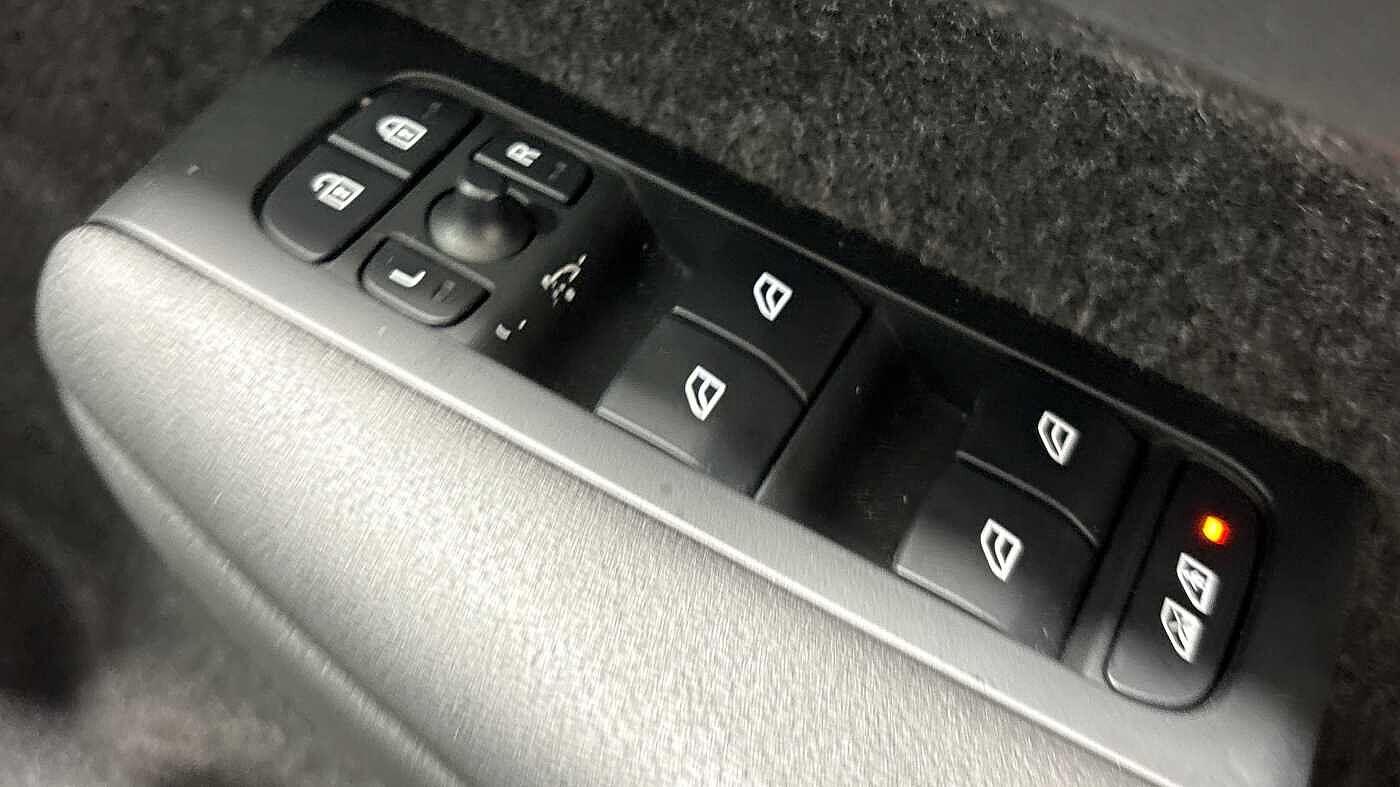 Used Volvo XC40 2025 for sale - 77343771: Photo 25