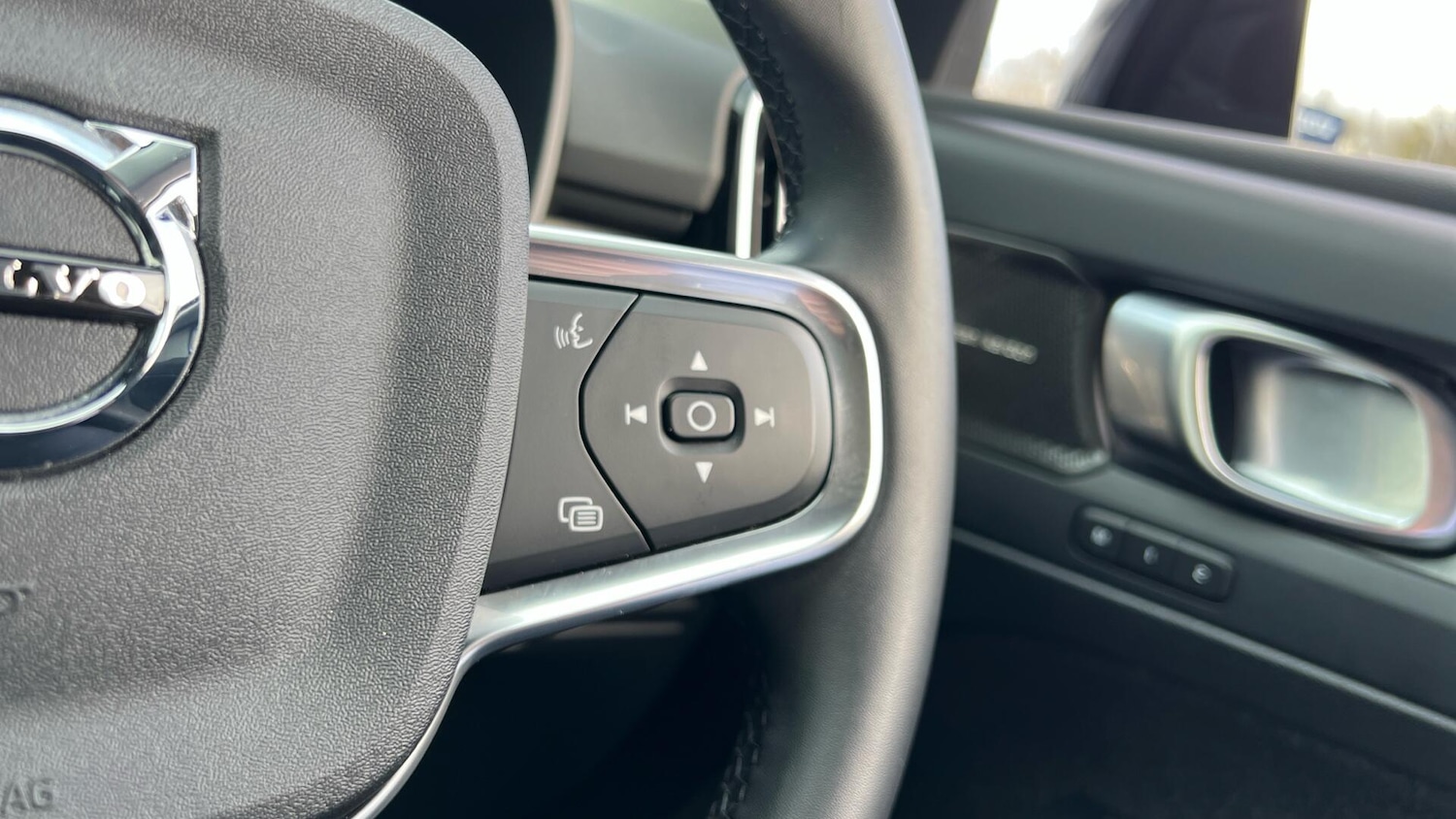 Used Volvo XC40 for sale - 77671598: Photo 21