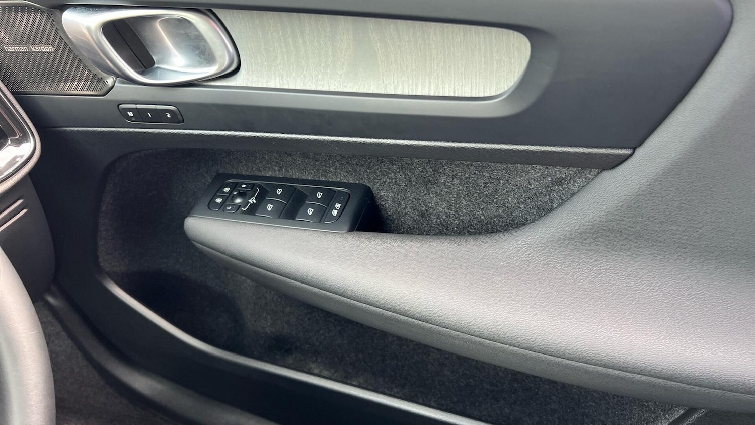 Used Volvo XC40 for sale - 77671598: Photo 27