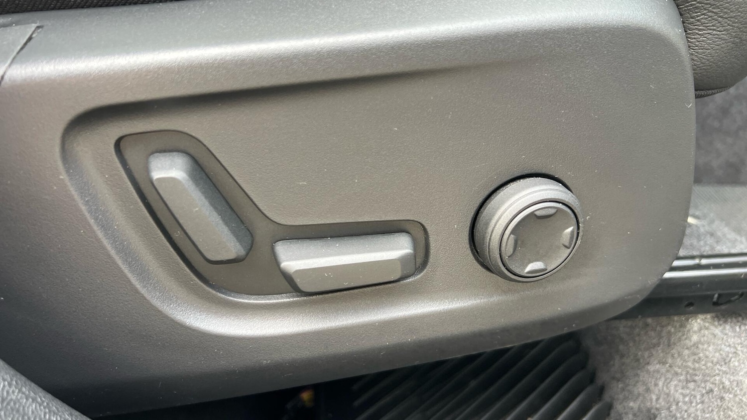 Used Volvo XC40 for sale - 77671598: Photo 28